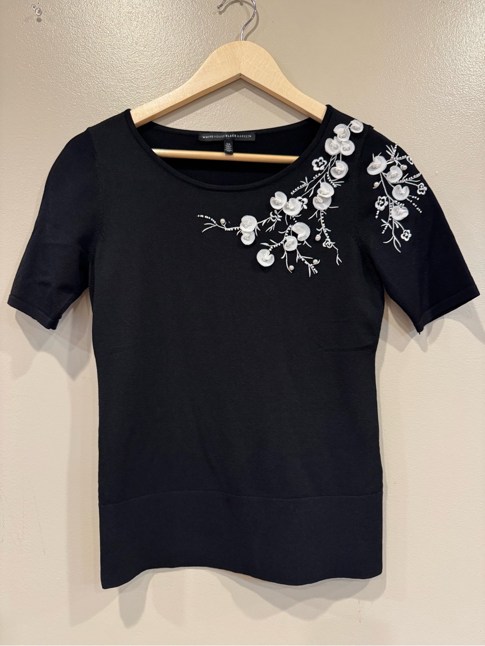 Embellished Black Floral Appliqué Beaded Short Stretchy Sleeve Top